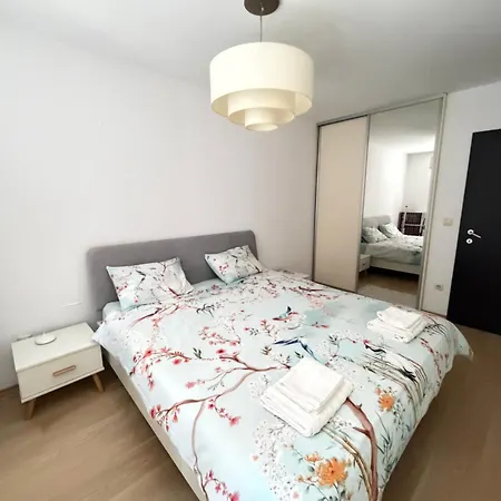 Galaxy Apartment *